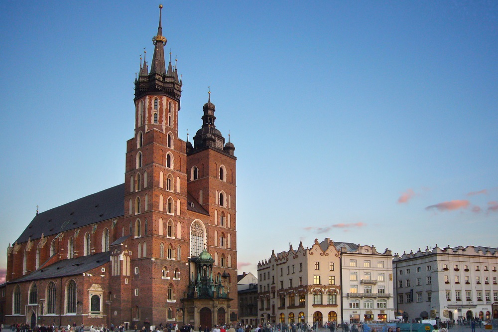Kiedy najlepiej zarezerwować apartament w centrum Krakowa?  